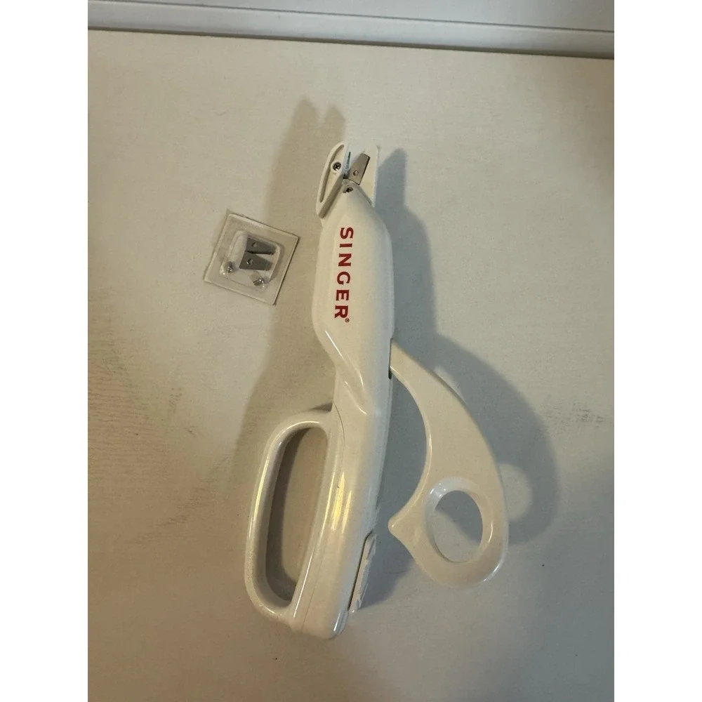 Singer Smart Scissors & Replacement Blades New In Box‎ Cordless Power Scissors